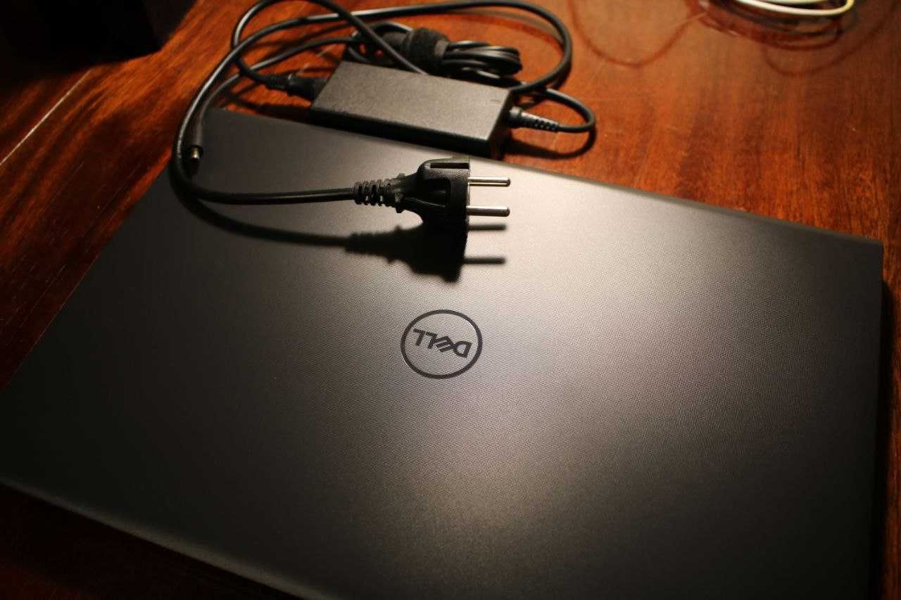 Ноутбук Dell vosrto 15 3515