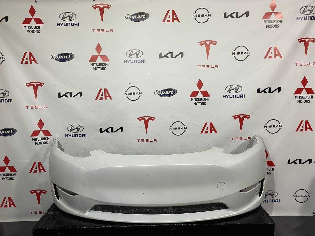 Бампер передній Tesla Model Y  1493745-00-A 2022-2024 оригінал б/в