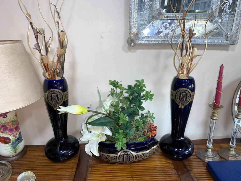 CONJUNTO DE 2 JARRAS E FLOREIRA ART DECO SARREGUEMINES