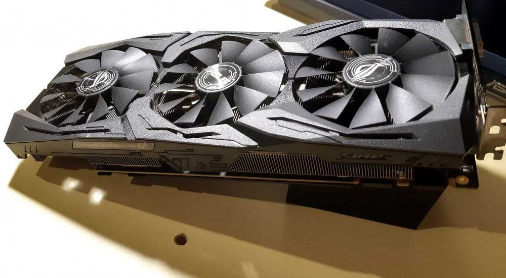 Asus Rog GTX 1070 [8 gb]