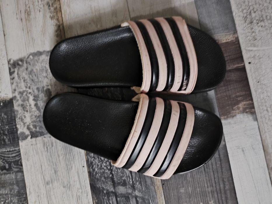 Laczki basenowe Adidas