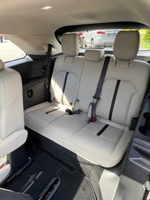 Mazda CX-90, 2023 року