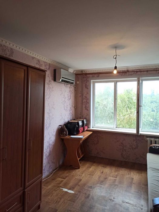 Продається 1-но кімнатна кільце Соборності, пл.Домнобудівників