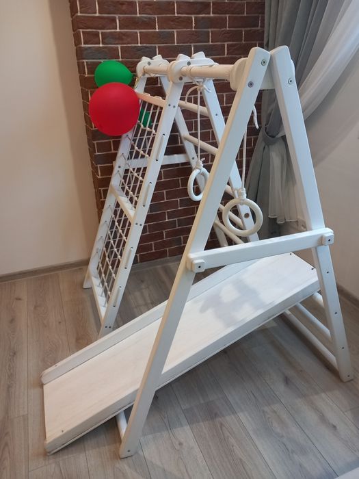 Дитяча гірка,спортивний комплекс