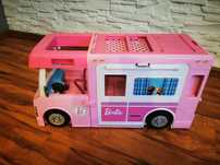 Kamper Barbie z basenem