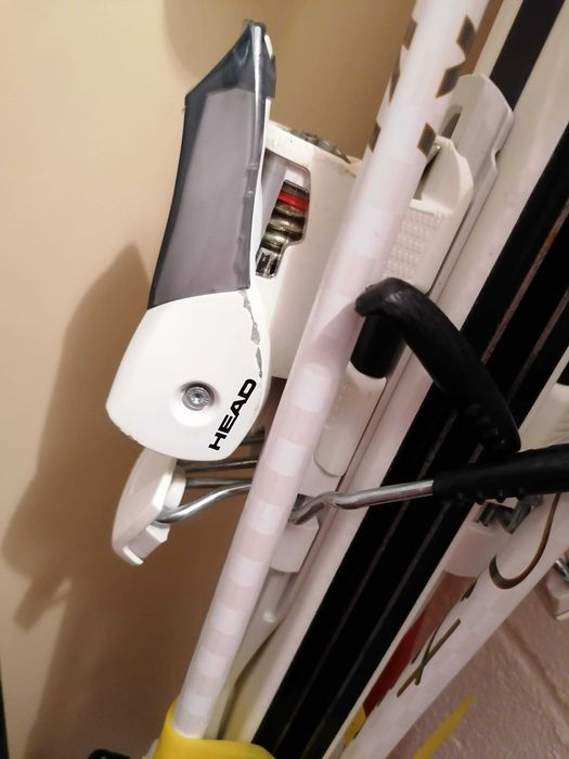 HEAD Skis + LEKI sticks