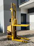 Stacker Steinblock 600 kg capacidade, revisto, a trabalhar.