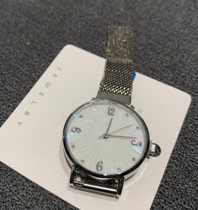 damski zegarek metalowy