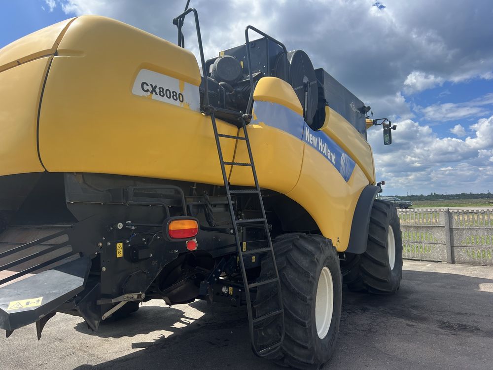 Продам Комбайн NewHolland CX8080