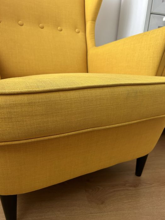 Poltrona Ikea cor amarela em bom estado