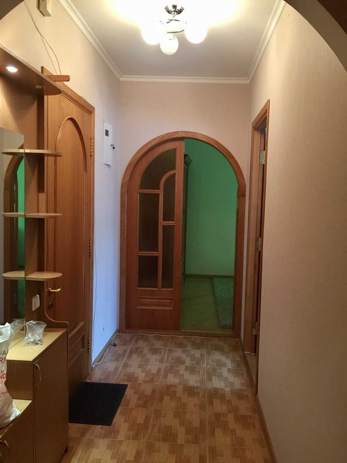 Здам 4к.кв., 2-рівнева квартира, вул.Тарасівська 3, метро Університет