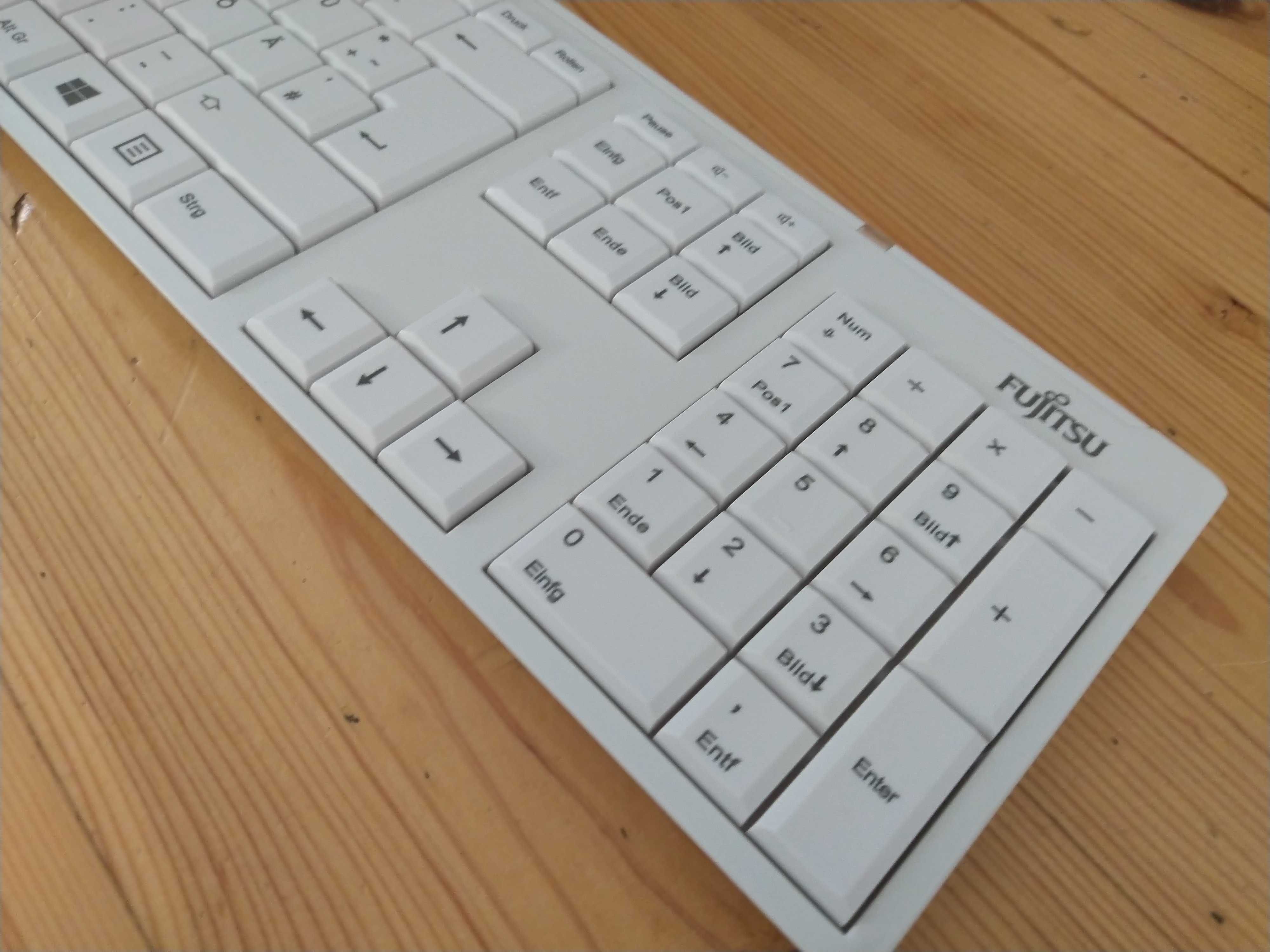 Klawiatura bezprzewodowa + myszka Fujitsu. Model LX390 używana