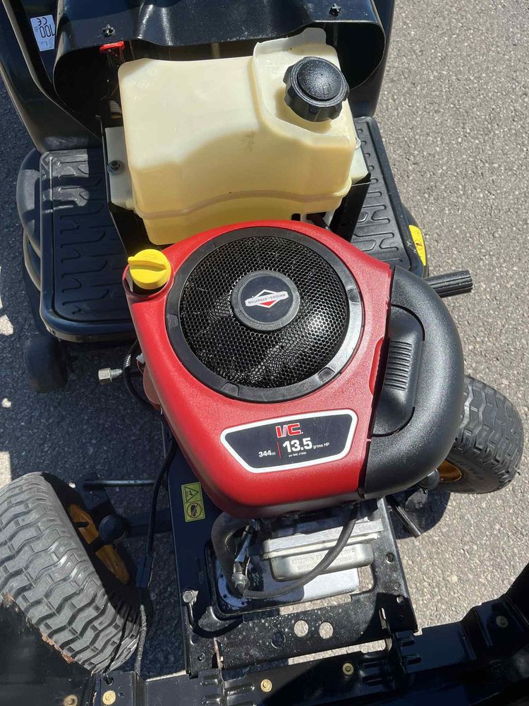 Traktorek kosiarka  Macculoch Huqsvarna13,5 Hpz pompą oleju!!!