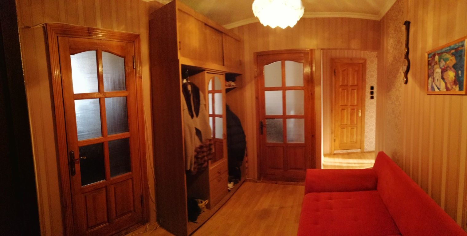 Кімната в 3-х кімнатній квартирі Славянка