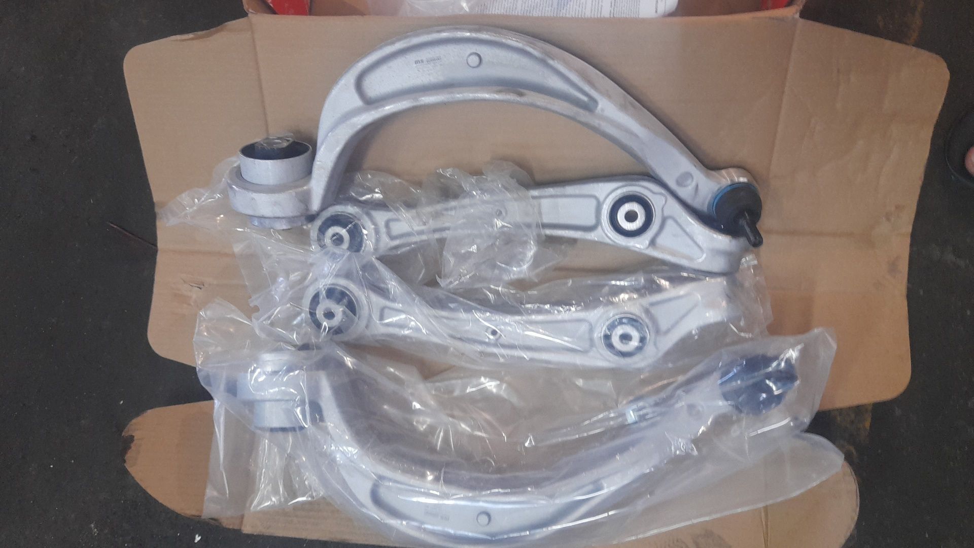braços de suspensão inferiores audi a4 b8 novos