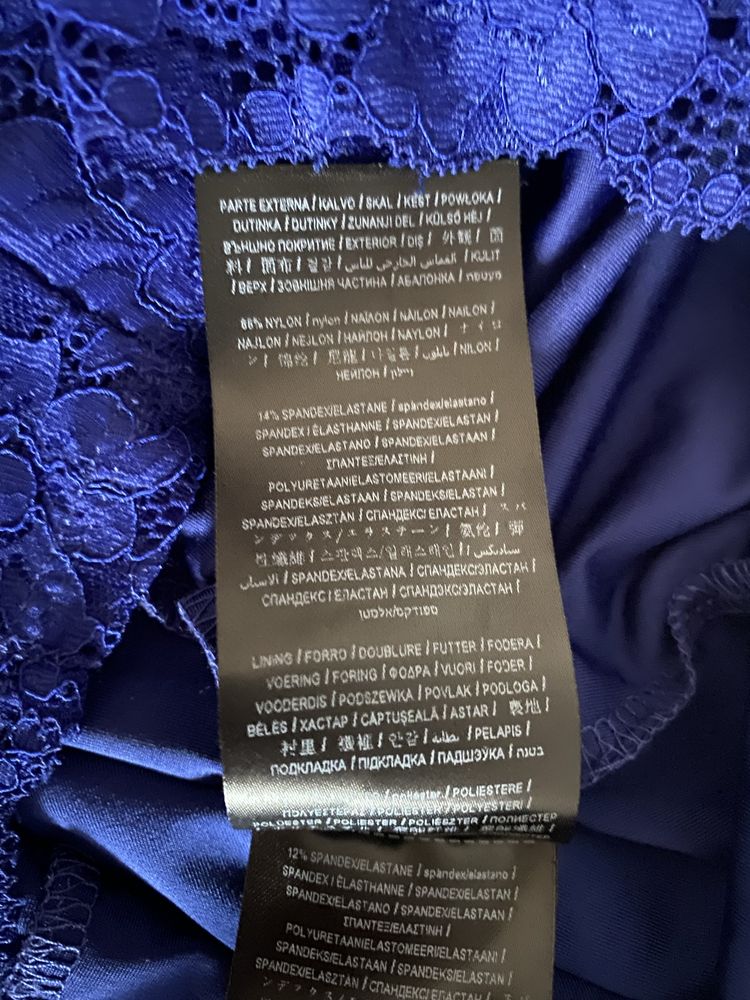 Krótka kobaltowa koronkowa sukienka Guess 36 S