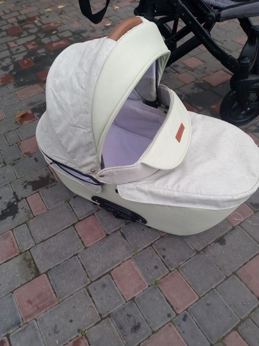 Продам дитячу коляску