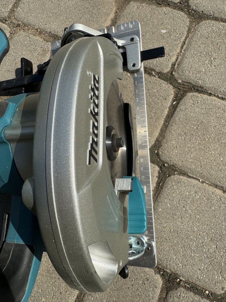 Дискова пила makita HS6601 паркетка циркулярна пила