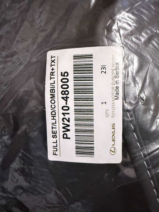 Oryginalne dywaniki Lexus LS RX ES IS Toyota Yaris RAV4 ProAce Corolla