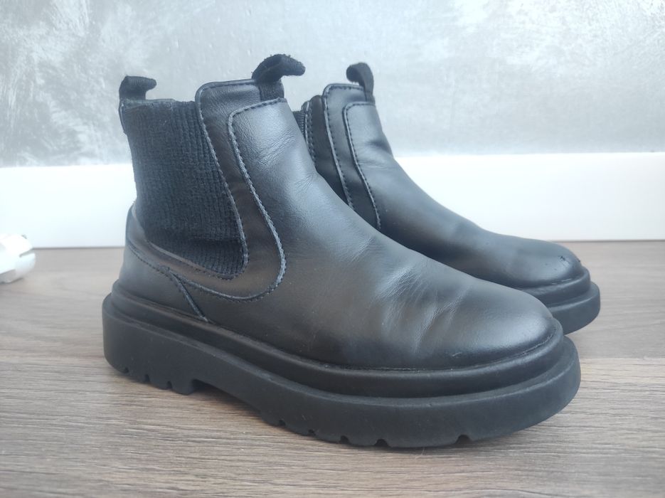 Zara, Челсі черевики