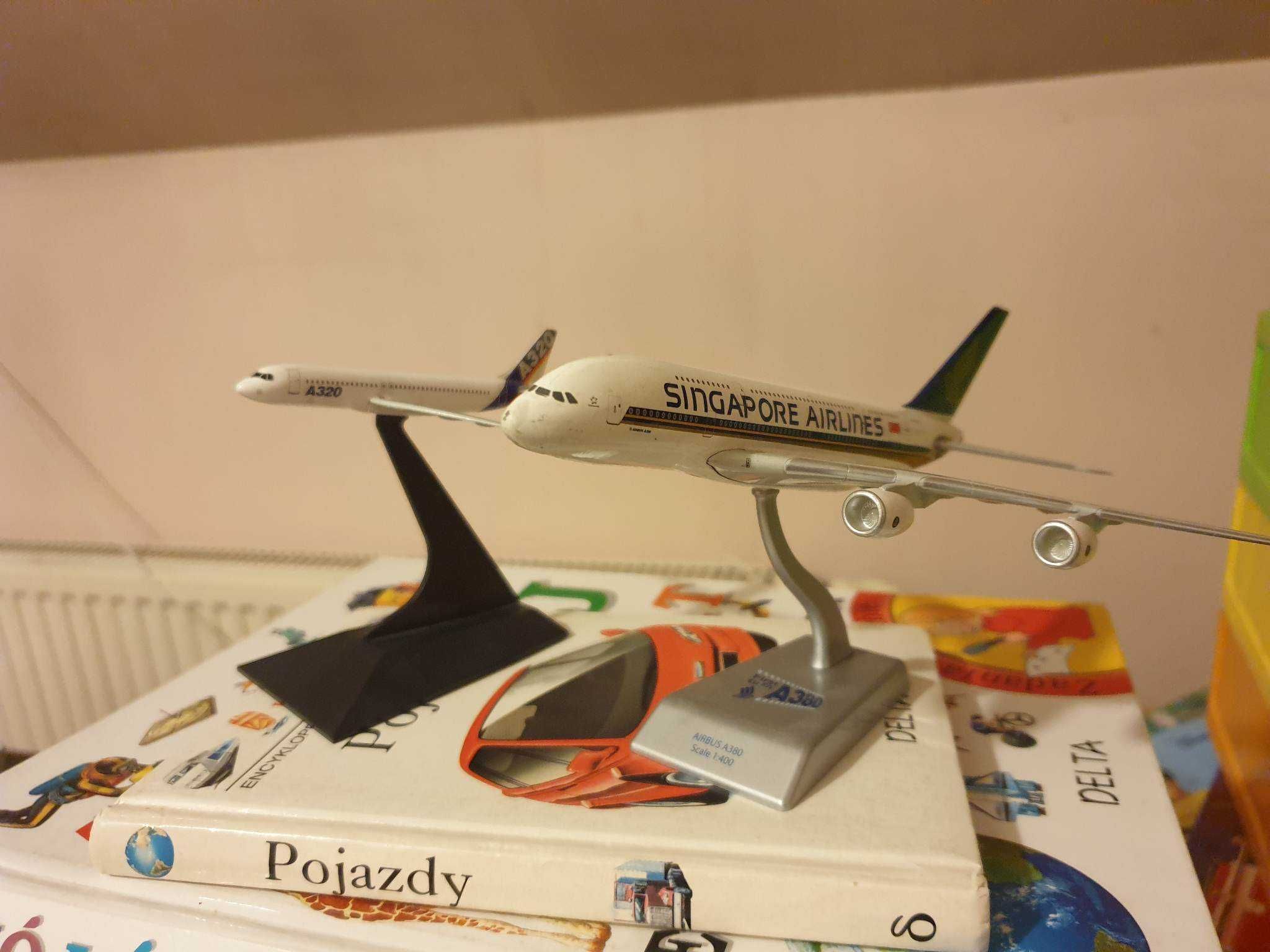 Airbus A380 SA model 1:400 (+A320)