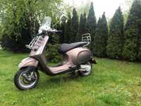 Skutet Vespa Primavera Touring Piaggio