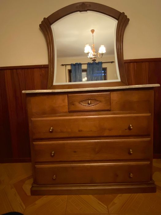 Quarto Completo em Madeira Cerejeira - Estilo clássico