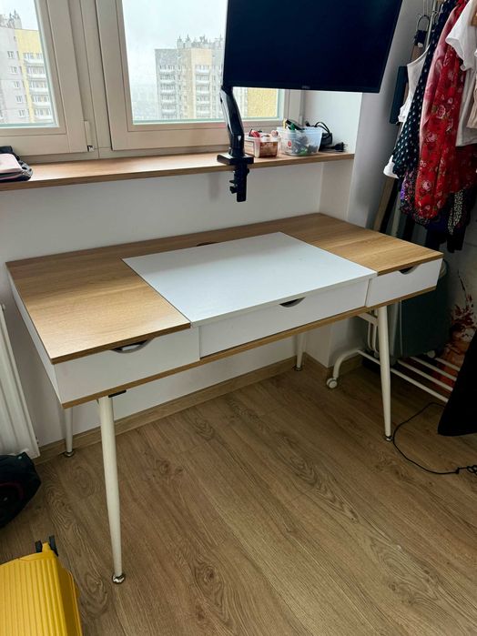 Biurko skandynawskie białe drewniane szuflady schowki 120 cm