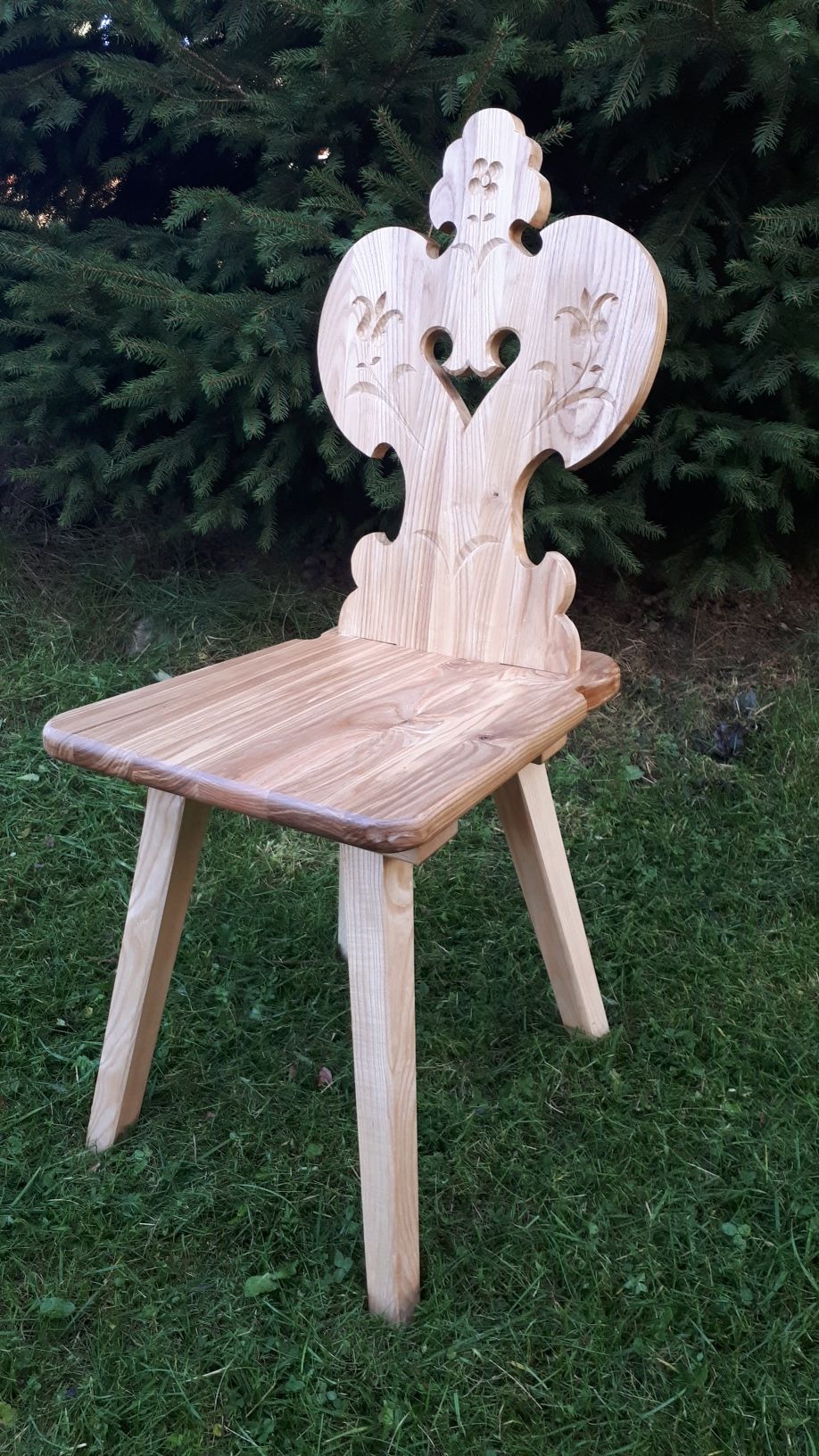 Krzesło zydel góralskie rzeźbione jesion z litego drewna