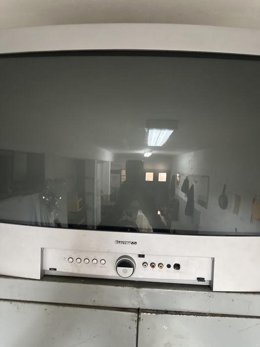 Vendo Televisao boa e barata