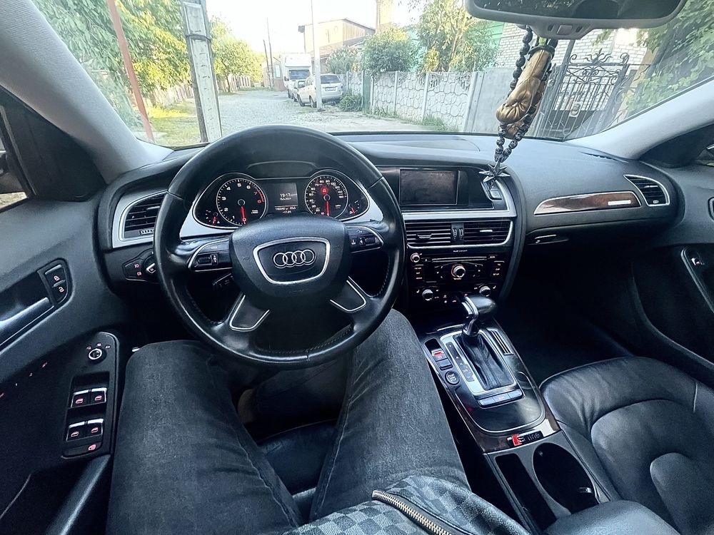 Audi a 4 b 8 rest