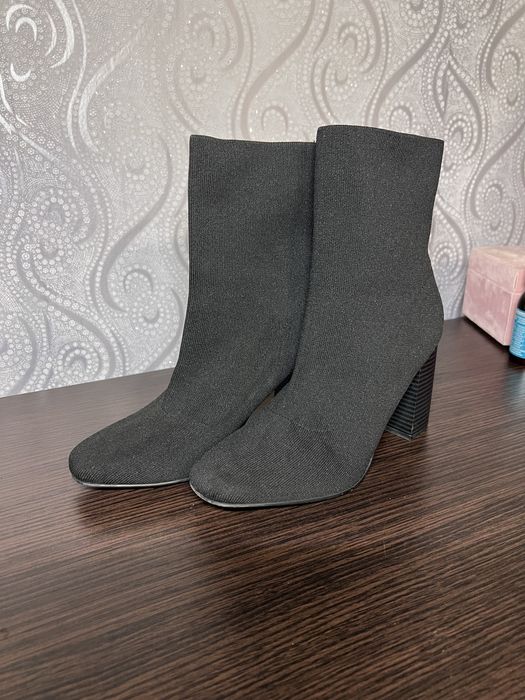 Осіні чоботи в ідеальному стані розмір 38/39 на каблуку