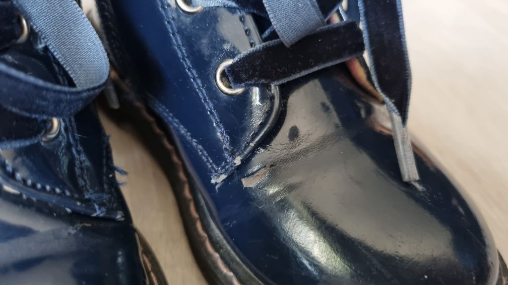 Buty trapery lakierowane granatowe trzewiki kozaki r.27