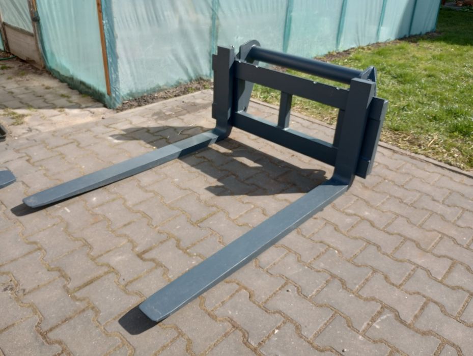 Paleciak ładowarki Manitou