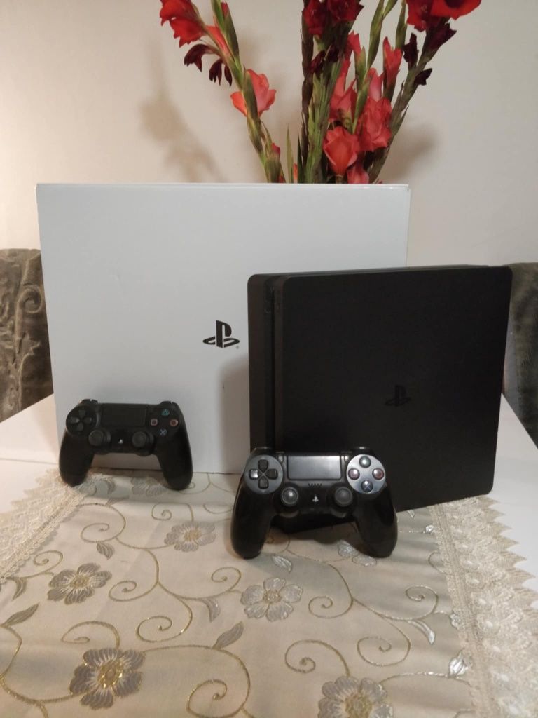 PlayStation 4 slim