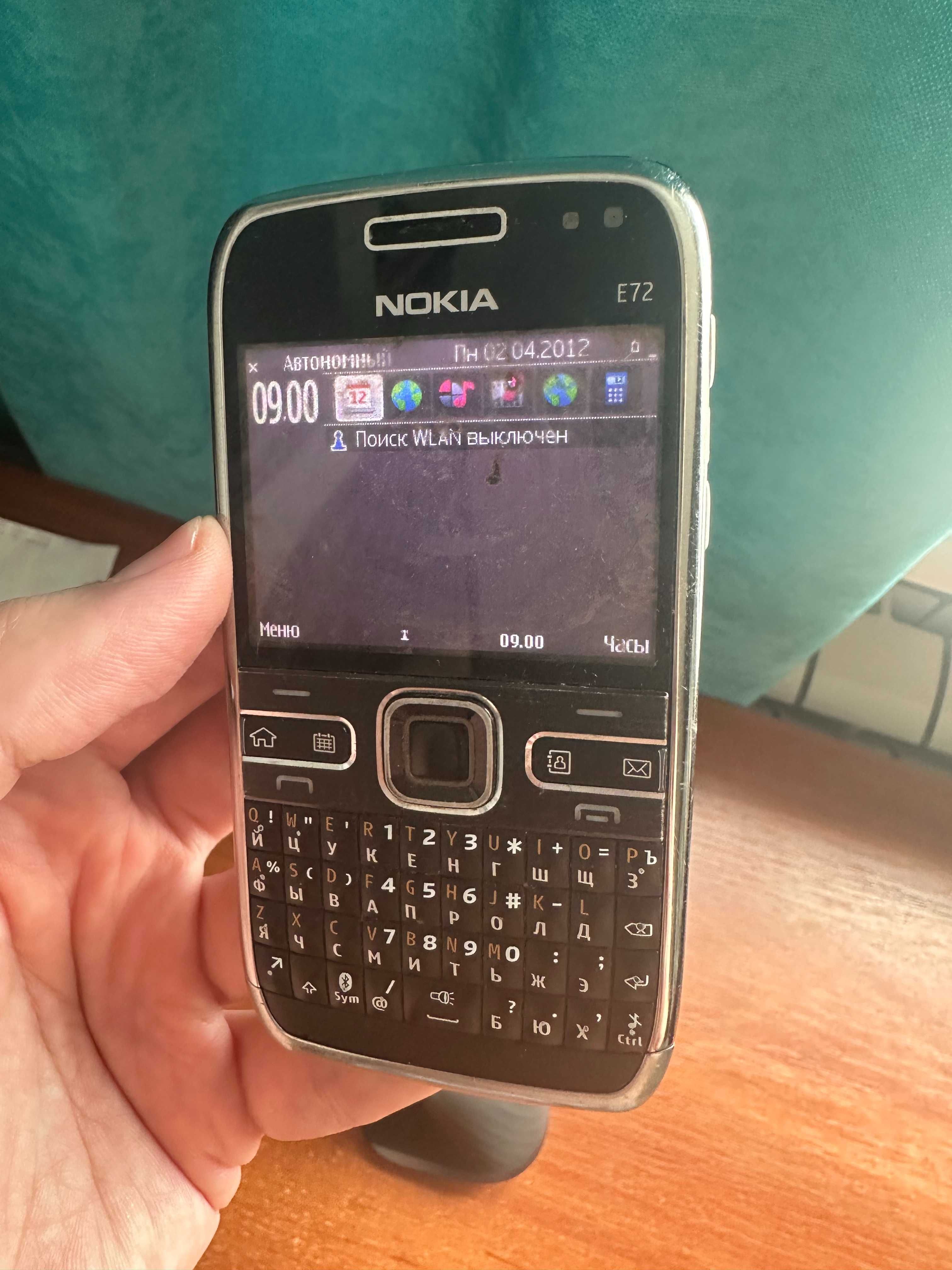 Телефон Nokia e72 black