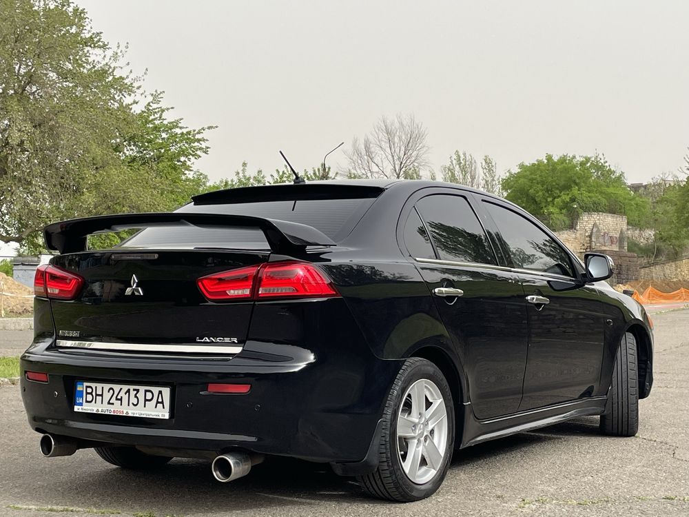 Mitsubishi Lancer X    2.0 автомат