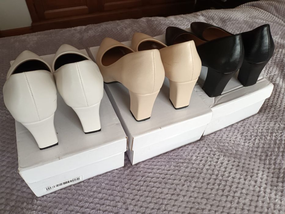 2 Pares de sapatos como novos