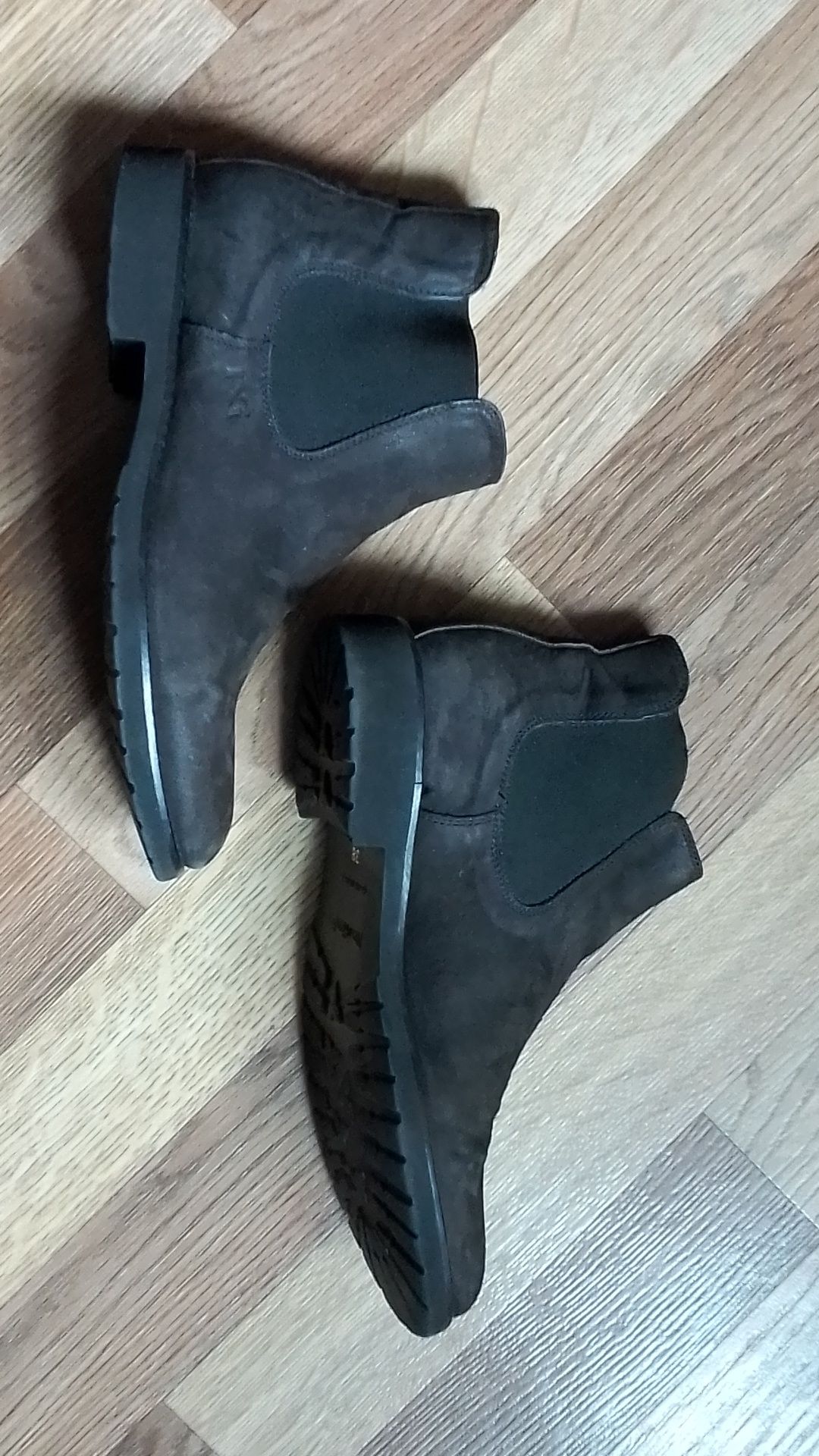 Шкіряні італійські черевички челсі