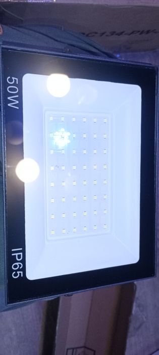 Lampa halogenowa LED