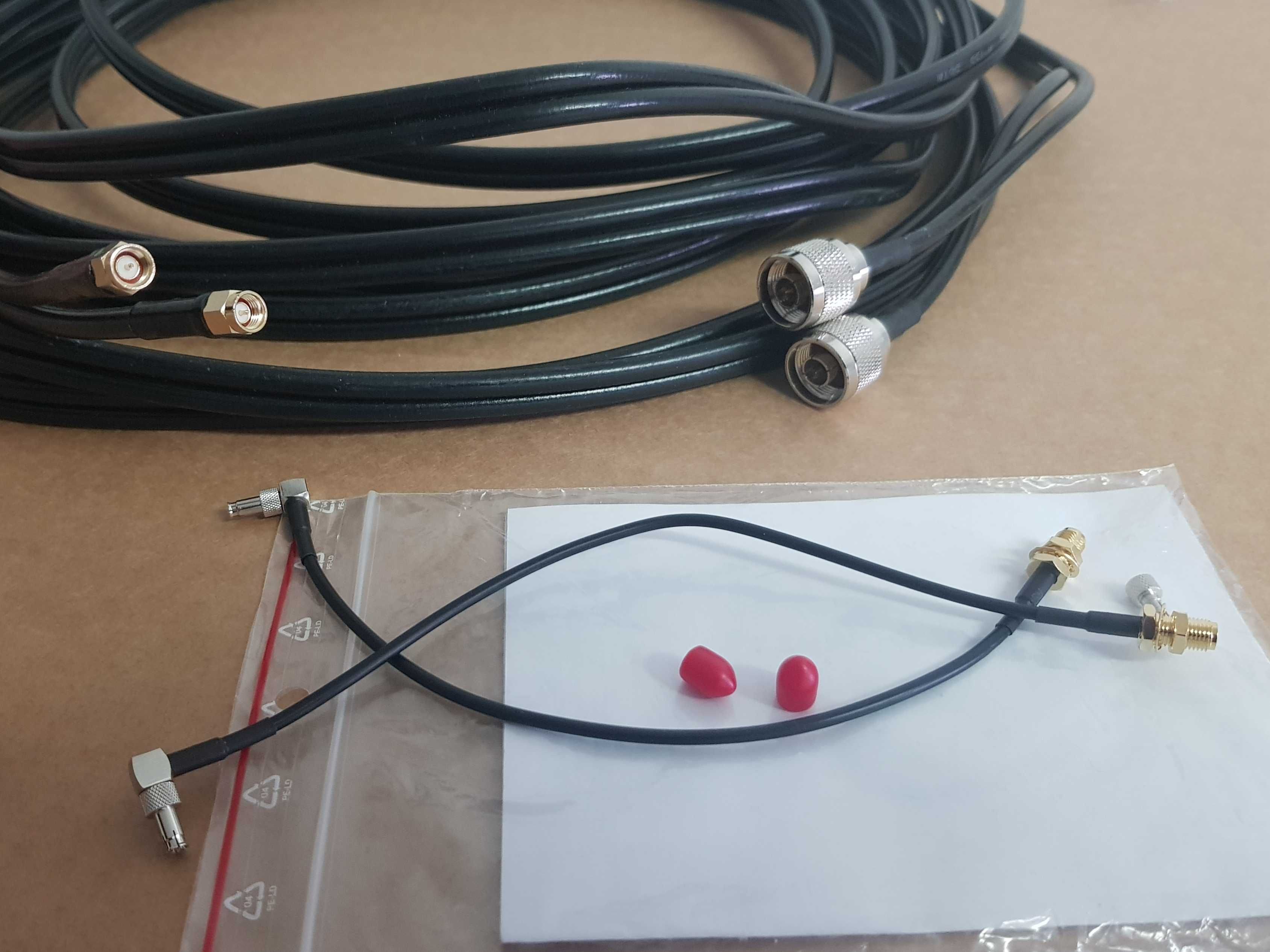 Antena MIMO LTE kierunkowa JAPT 14 dBi + kabel + konektory