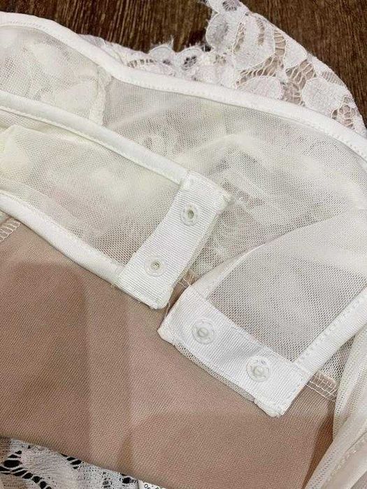 Красиве сексуальне боді з мереживом