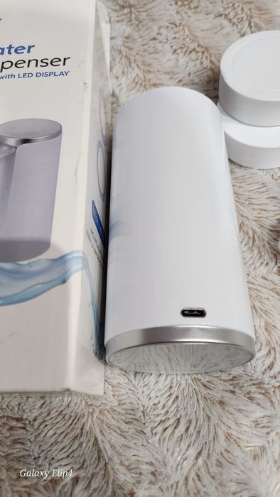 Автоматичний диспенсер / помпа для води