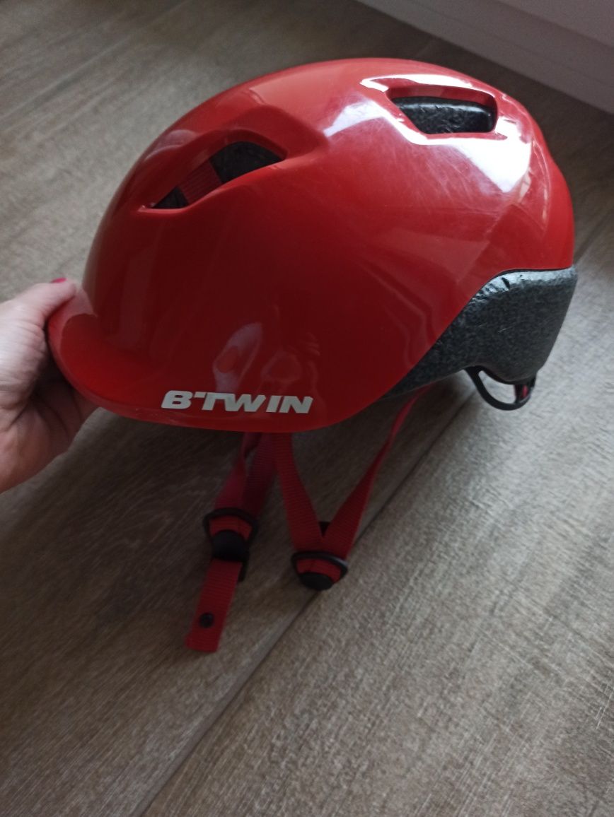 Kask btwin czerwony, stan bdb, 55cm