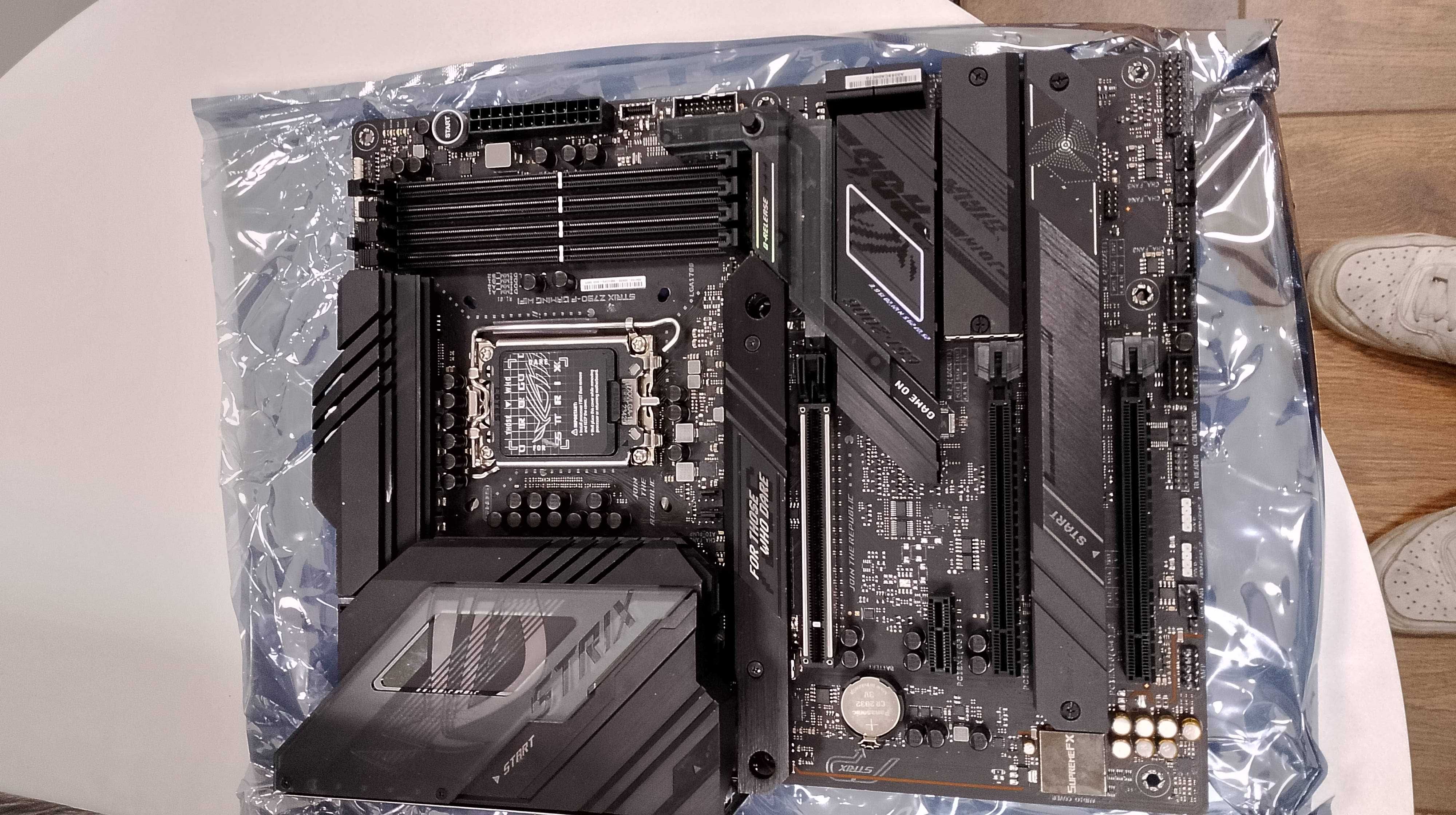 Asus ROG Strix z-790-F gamming wifi