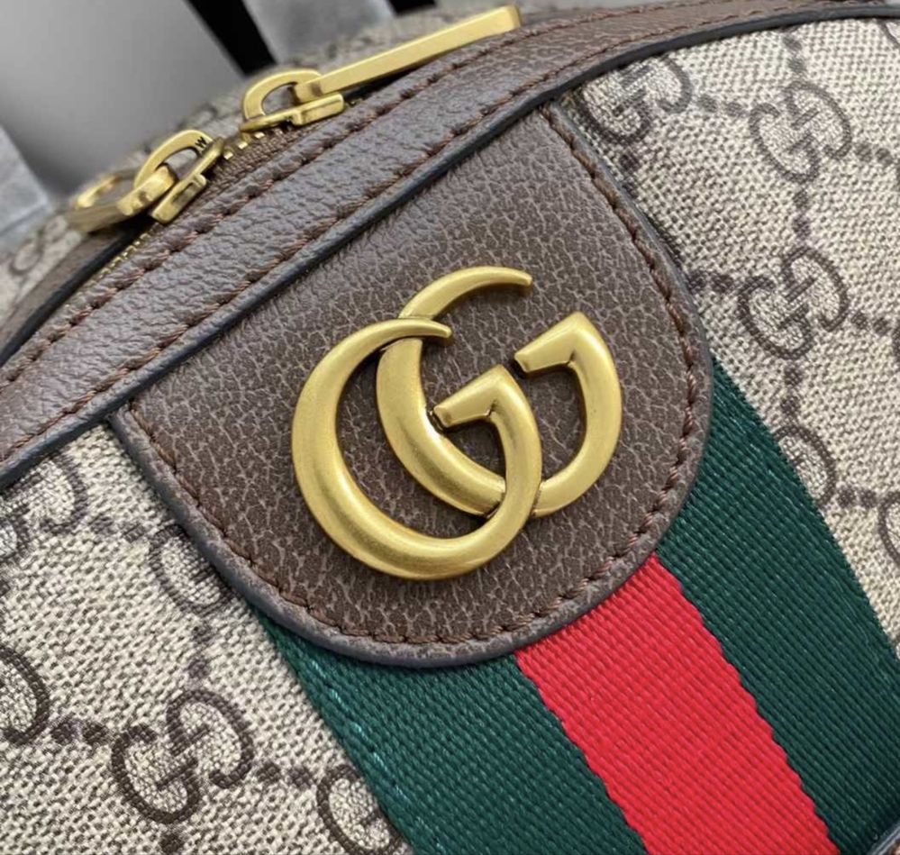 Жіночий шкіряний рюкзак Gucci