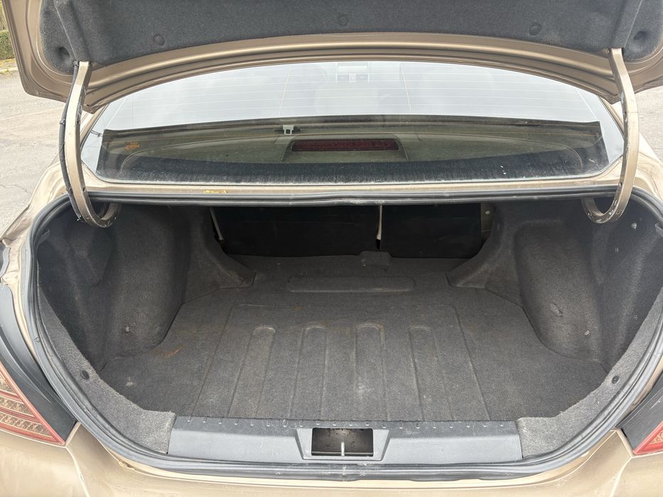 Гарна Geely Emgrand 7