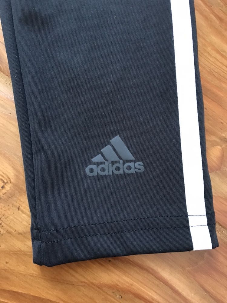 Legginsy czarne sportowe marki Adidas rozmiar xs stan idealne używane