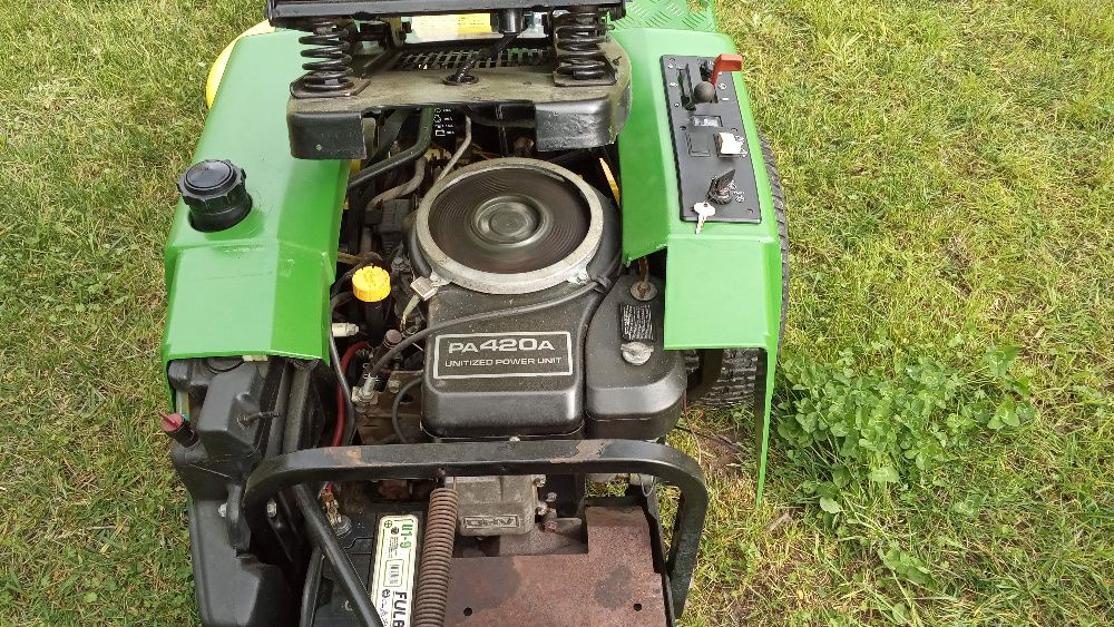 corta relva mini-tractor Jonh deere Prof. 360º