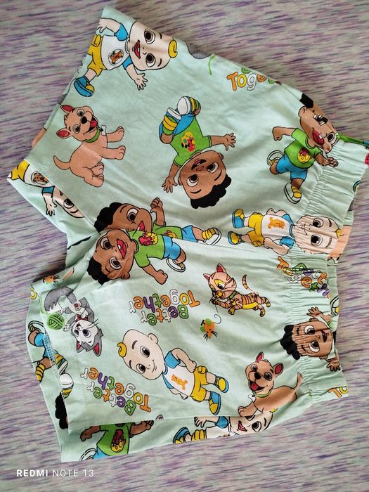 Krótkie spodenki Chłopięce Cocomelon 98